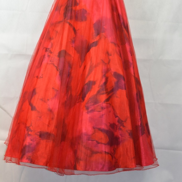Jovani Red Tulle/Printed Gown SZ 0 - Picture 3 of 11